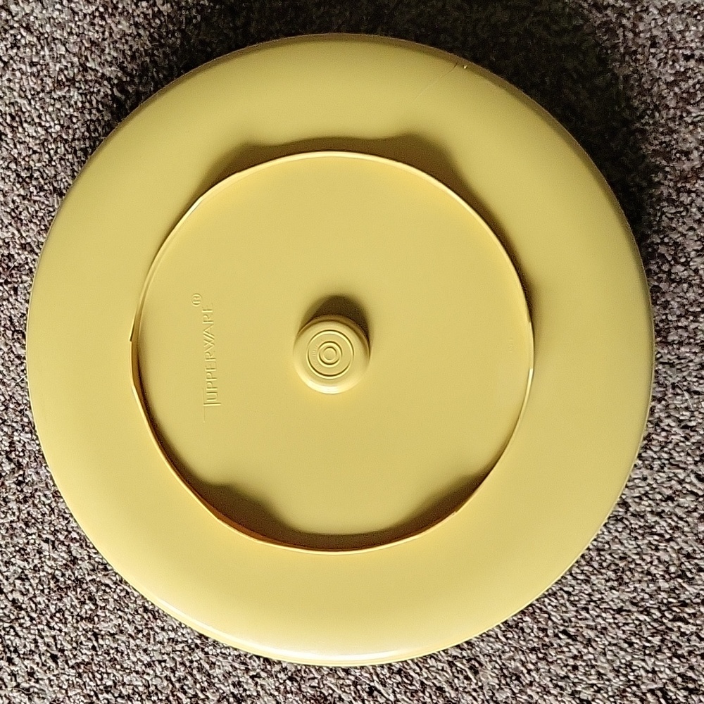 TUPPERWARE - Picture 2 of 3